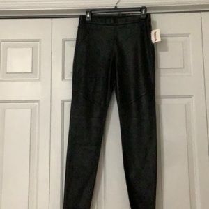 Free People NWT leggings in Black. Size 27